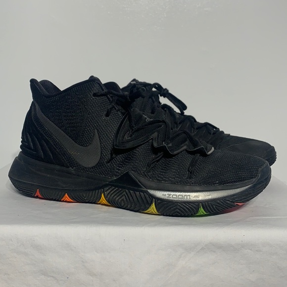nike basketball shoes with rainbow bottom